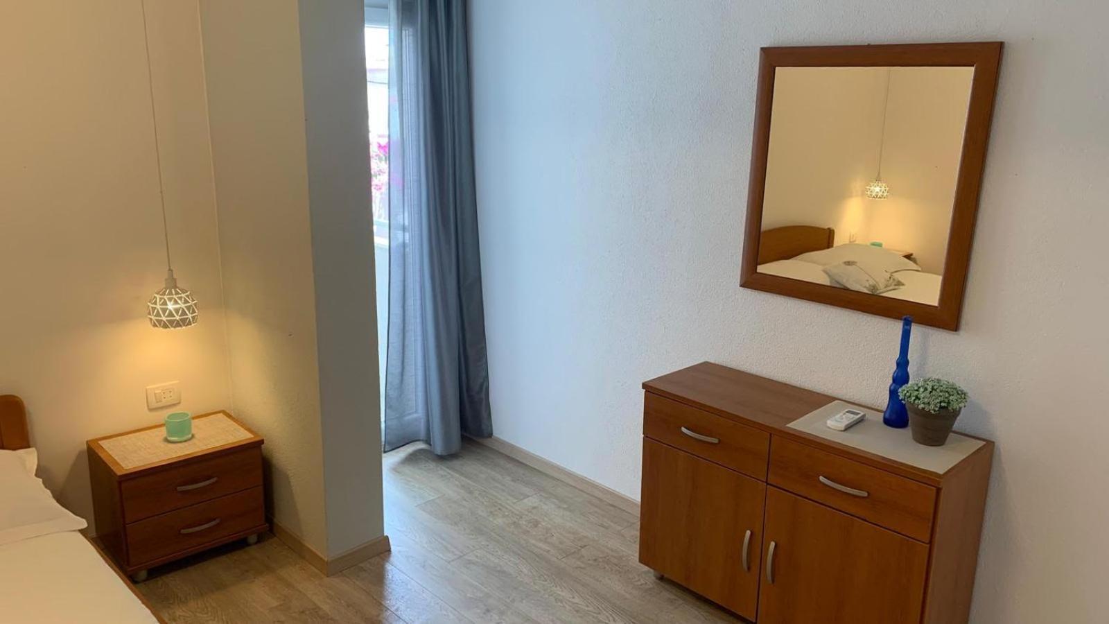 Apartments Leut ตราสนิสเซ ภายนอก รูปภาพ