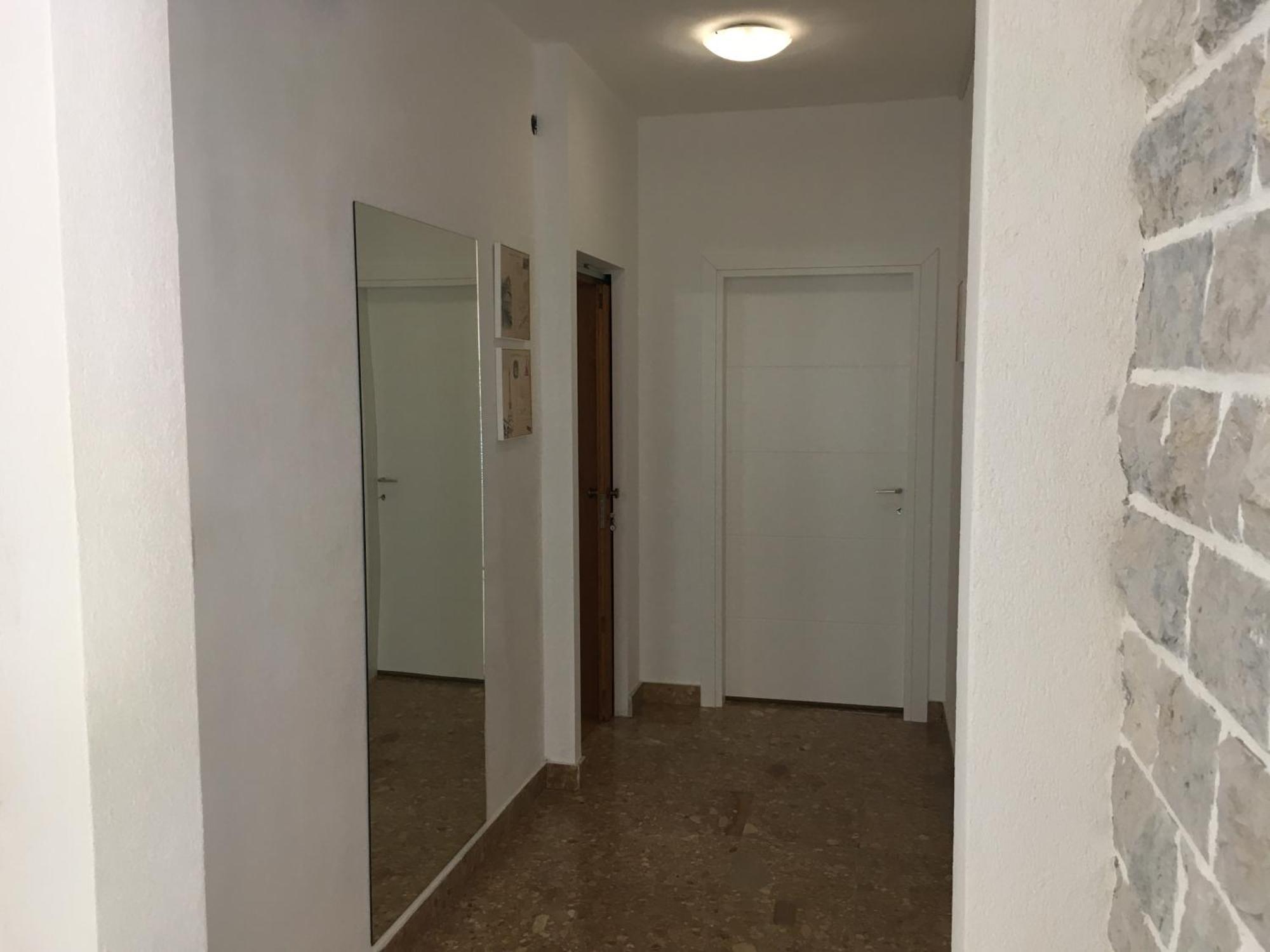 Apartments Leut ตราสนิสเซ ภายนอก รูปภาพ