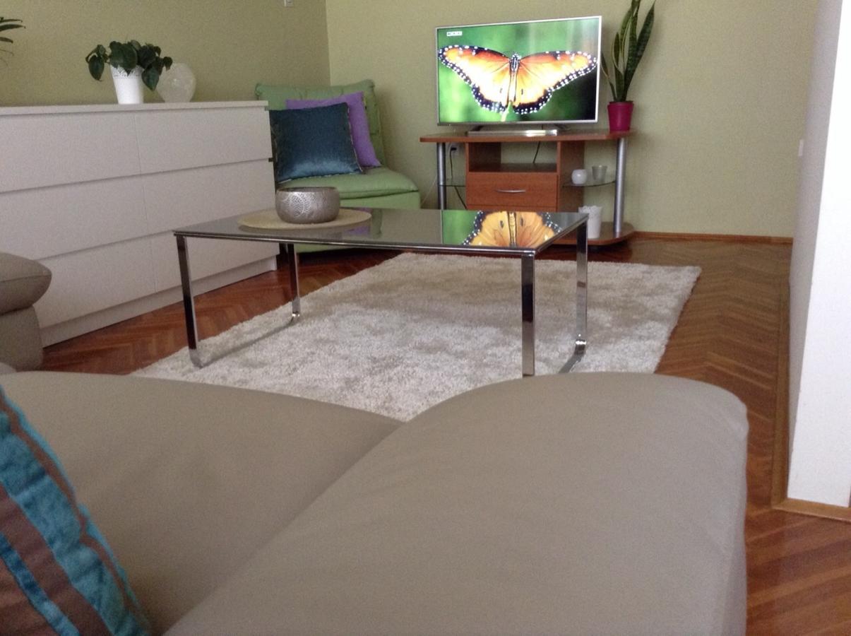 Apartments Leut ตราสนิสเซ ภายนอก รูปภาพ