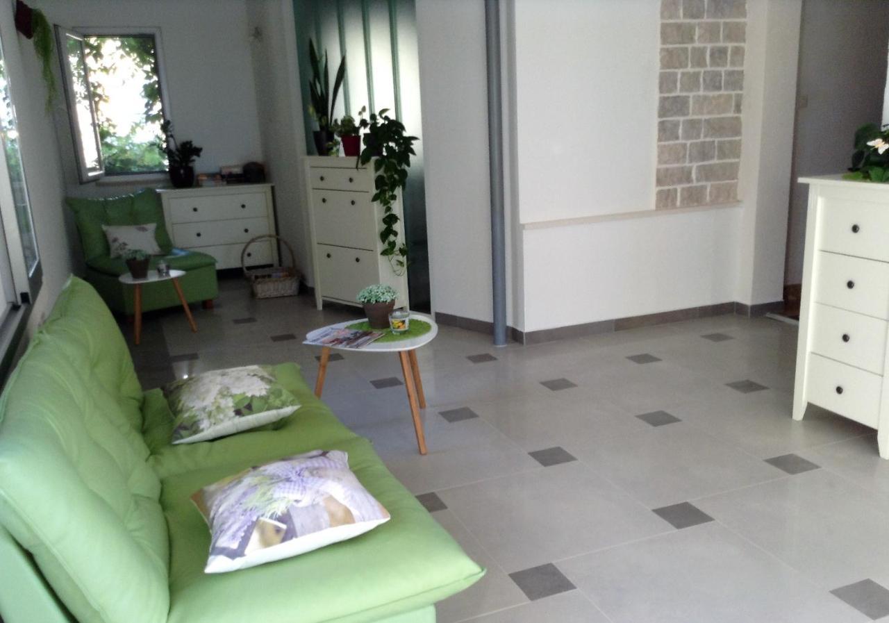 Apartments Leut ตราสนิสเซ ภายนอก รูปภาพ